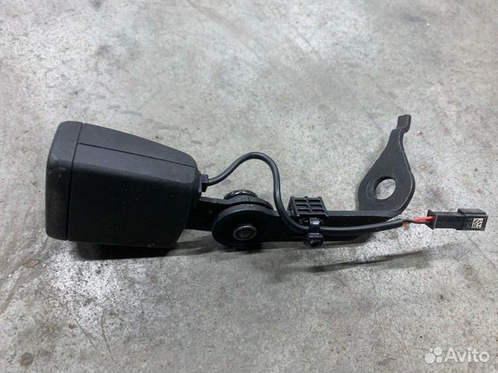 Ответная часть ремня безопасности задняя левая Bmw