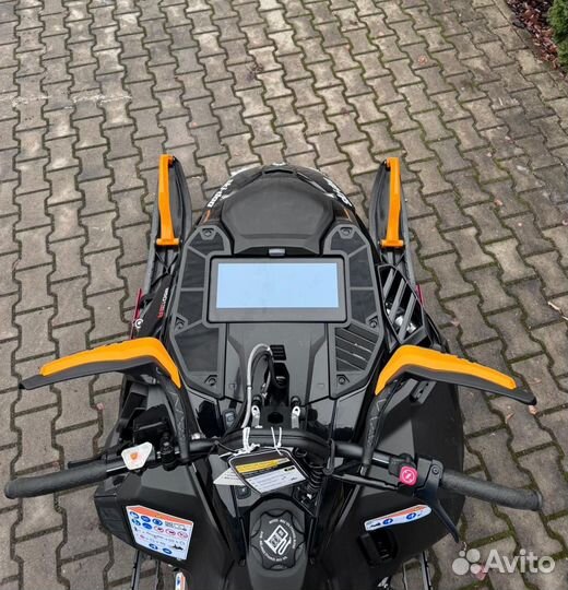 Снегоход SKI-DOO summit expert turbo R