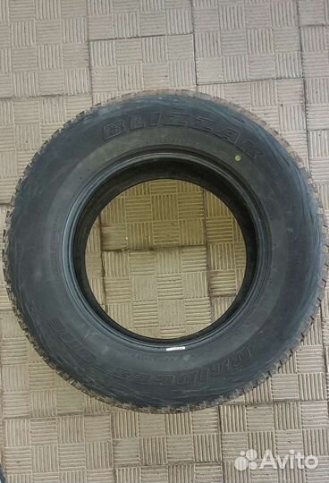 Bridgestone Blizzak DM-V1 265/65 R17