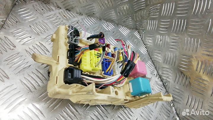 Блок предохранителей Toyota Corolla Verso