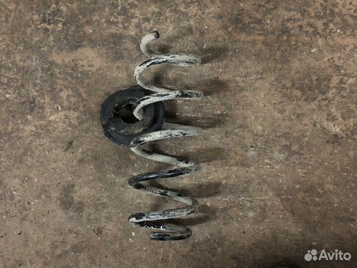 LADA x-ray cross пружина задняя