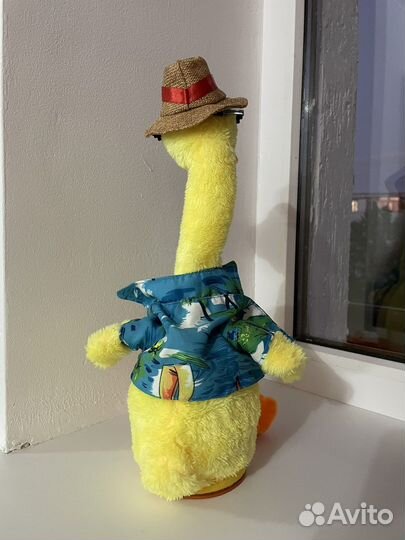 Танцующий и поющий гусь