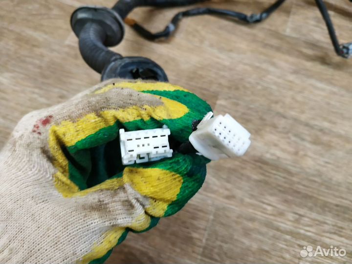 Проводка двери передней левой Nissan Note E11