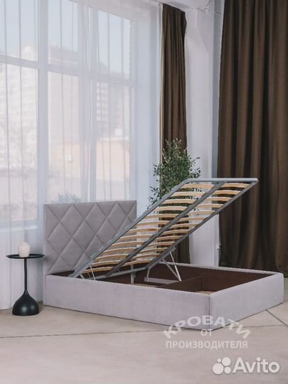 Кровать на заказ односпальная с мягким изголовьем 90x200