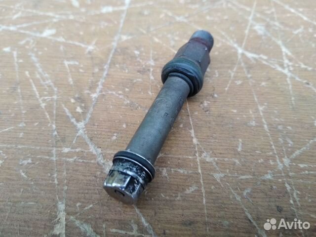 Топливная форсунка двигателя 9A на VW Пассат В-3