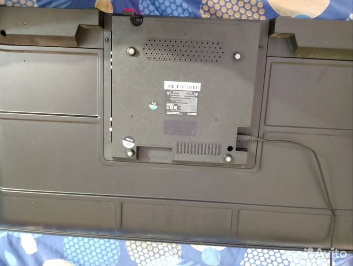 Продам телевизор на запчасти, матрица разбита