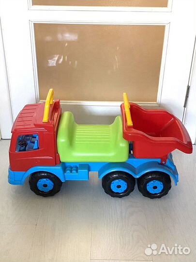 Машинка толокар большая