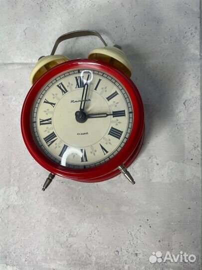 Часы будильник Ретро