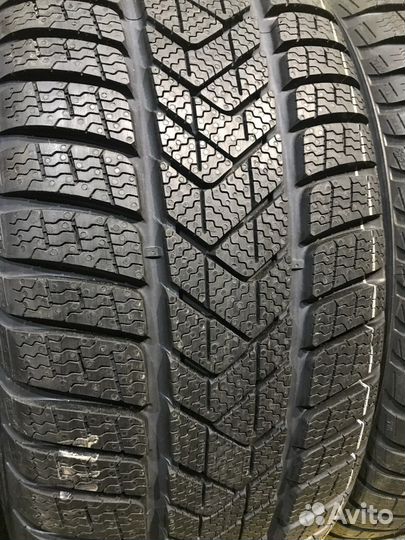 Pirelli Winter Sottozero 3 275/40 R18 и 245/45 R18 103V
