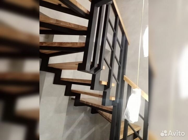 Ступени для лестниц и другие комплектующие К