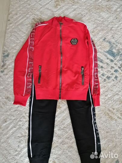 Спортивный костюм женский