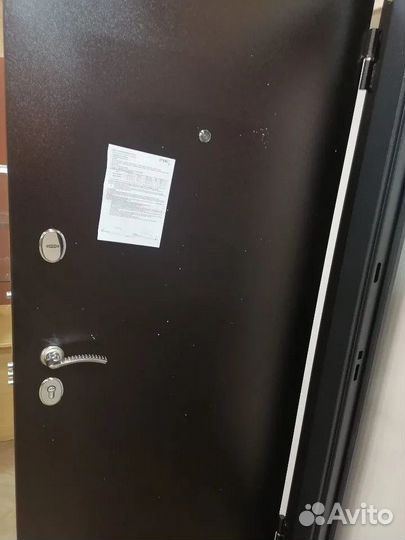 Входная дверь 