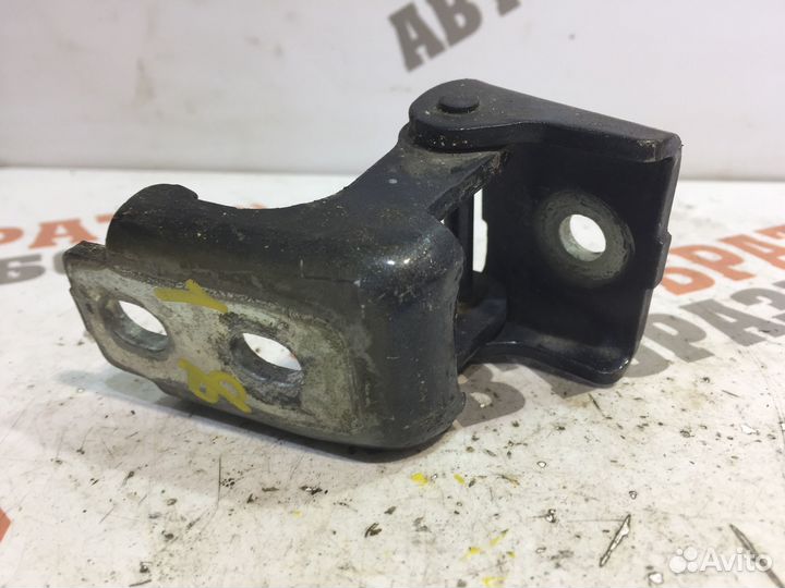 Рено Меган Петля нижняя передней двери Прав