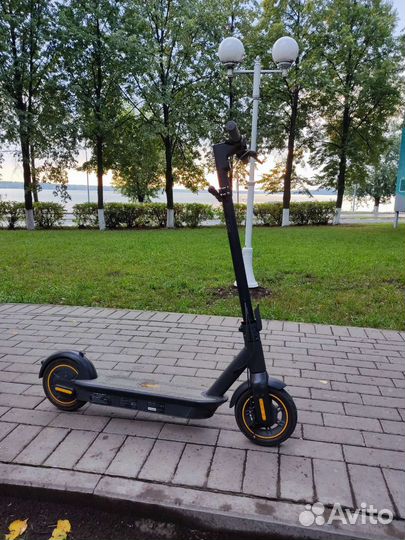 Электросамокат ninebot kickscooter max g30p