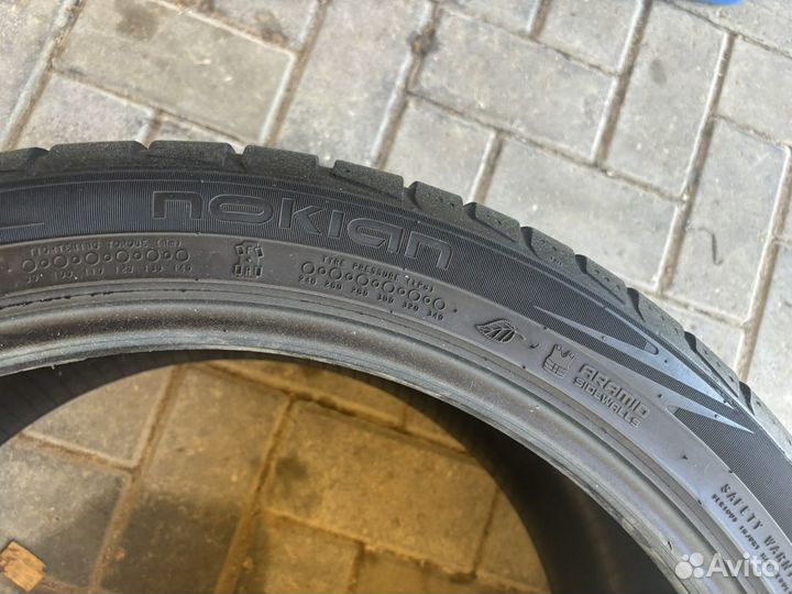 Nokian Tyres Hakka Black SUV 295/35 R21