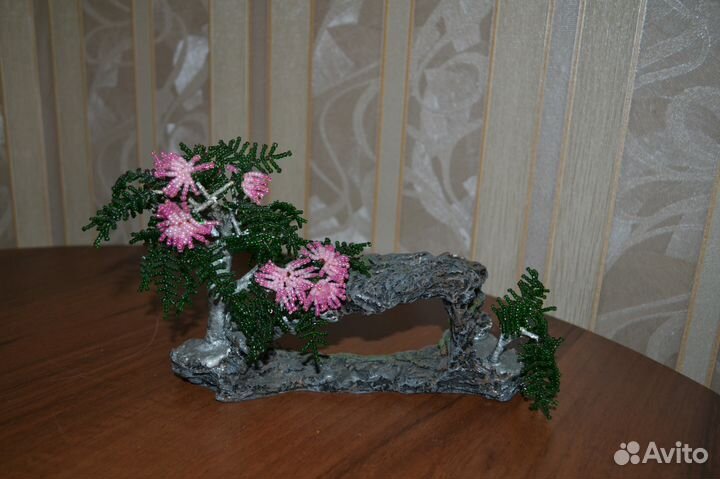 Деревья из бисера в ассортименте