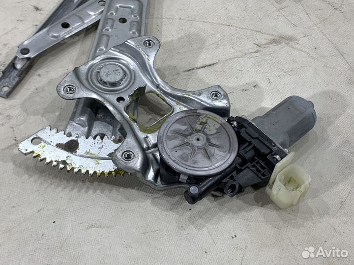 Стеклоподъёмник задней двери Nissan Murano Z52