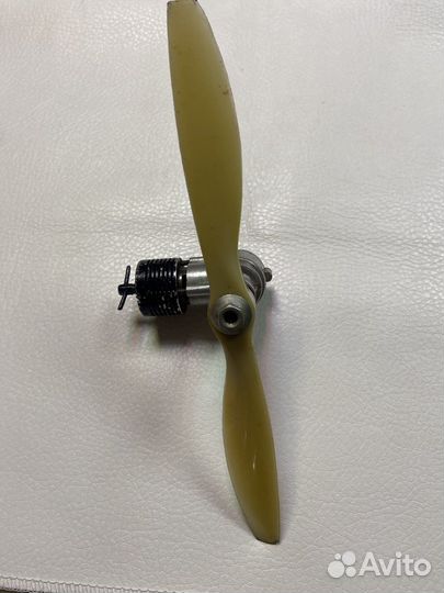 Микродвигатель для авиомоделирования 