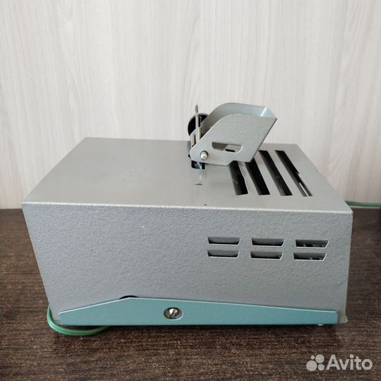 Фильмоскоп с диафильмами для детей. СССР