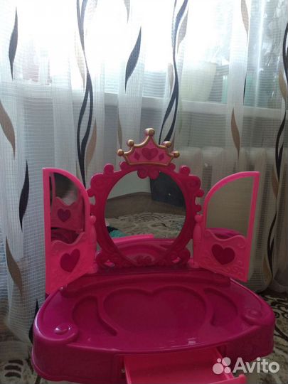 Туалетный столик (трельяж)