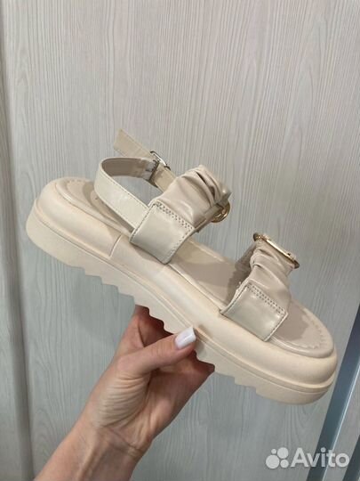 Босоножки сандалии новые