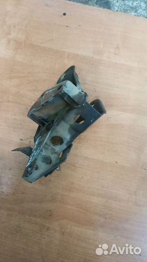 Кронштейн двигателя передний Primera P11 sr20de