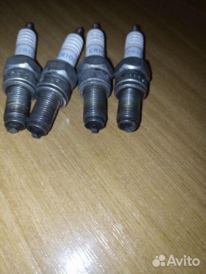 Свечи зажигания CR10E NGK