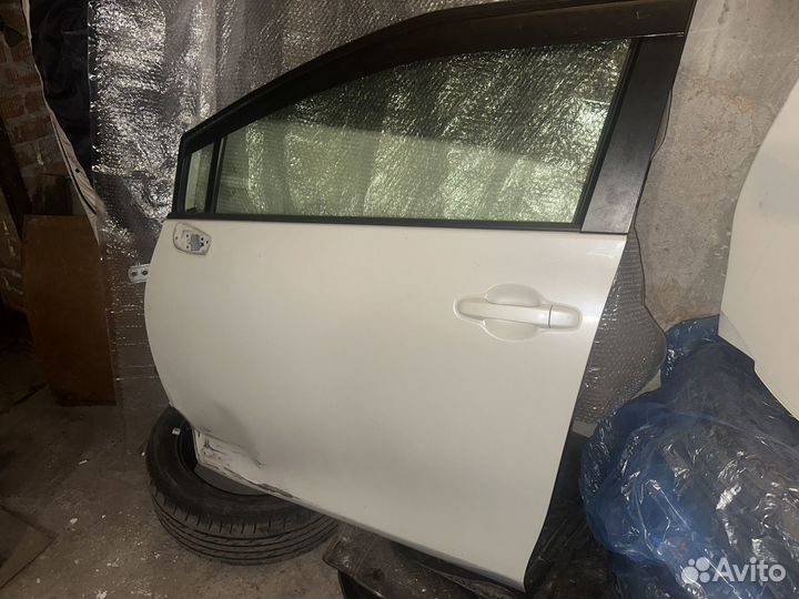 Дверь на toyota sienta II рестайлинг
