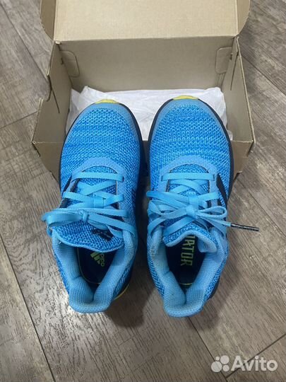 Кроссовки Adidas 30