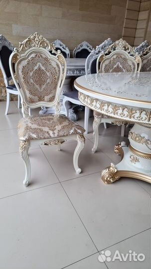 Столы и стулья