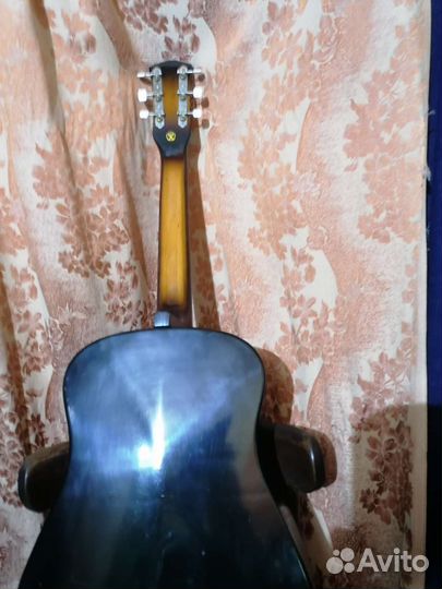 Акустическая гитара