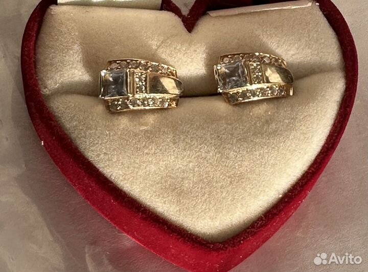 Золотые серьги с топазом