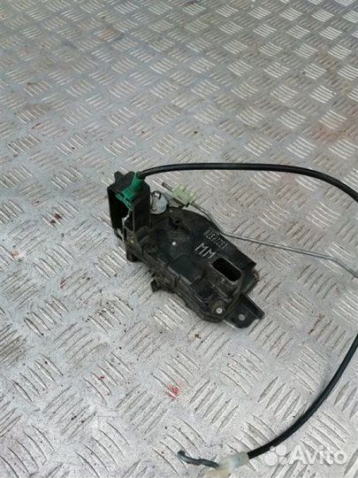 Замок двери передний правый Opel Astra H L69