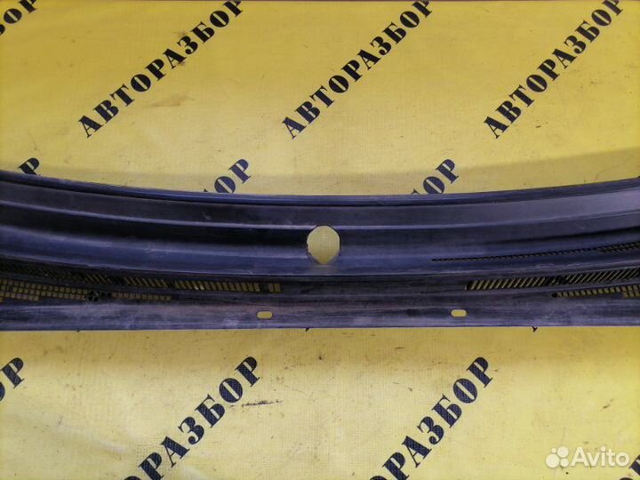 Жабо (решетка стеклоочистителя) Mazda Bt50 Bt-50