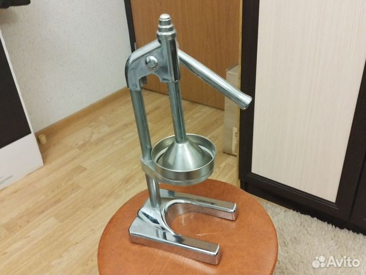 Пресс, соковыжималка механическая для цитрусовых