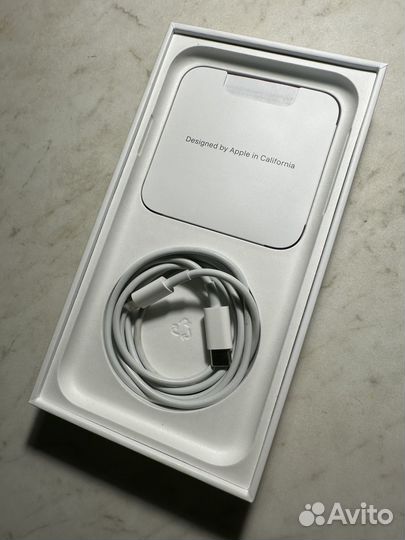 Телефон iPhone 11