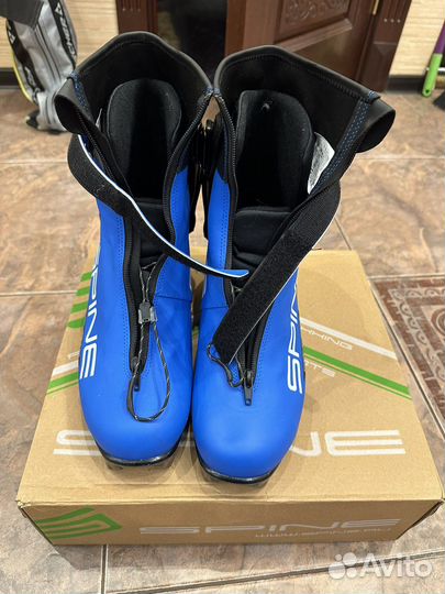 Ботинки для беговых лыж Spine