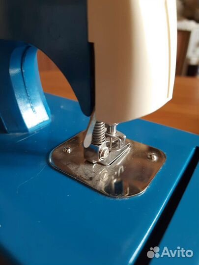 Детская швейная машинка