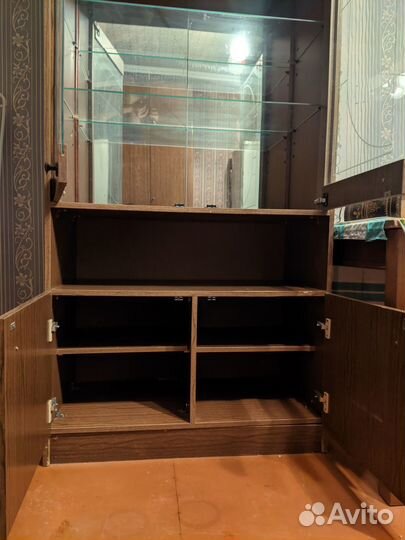 Продам сервант