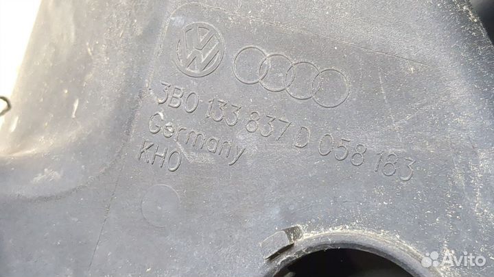 Корпус воздушного фильтра Volkswagen Passat 5, 2001