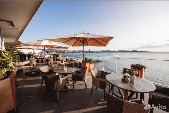 Уличные зонты на центральной опоре