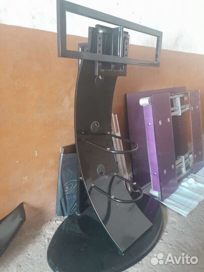 Стойка под телевизор