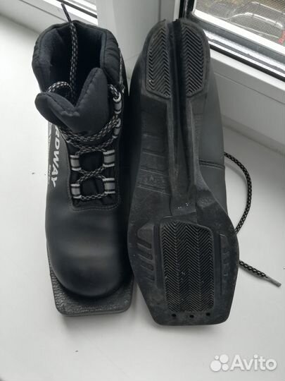 Лыжные ботинки