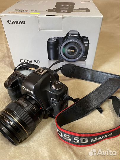 Зеркальный фотоаппарат Canon 5D mark II