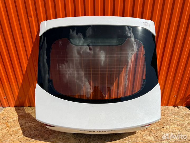 Дверь багажника Kia Stinger