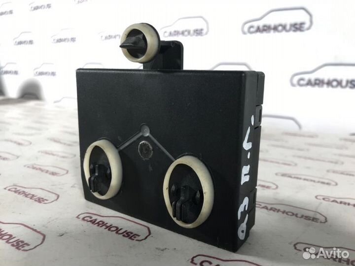 Блок управления дверьми передний левый Audi Q3