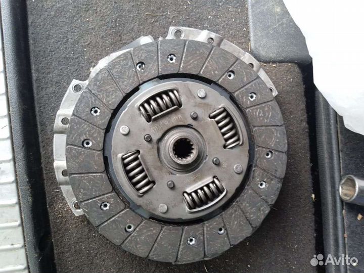 Запчасти на Opel Zafira B