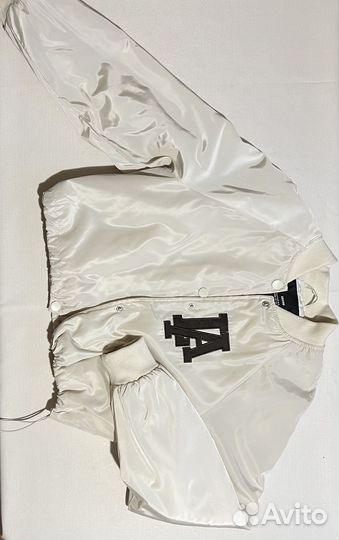 Куртка бомбер укороченная женская