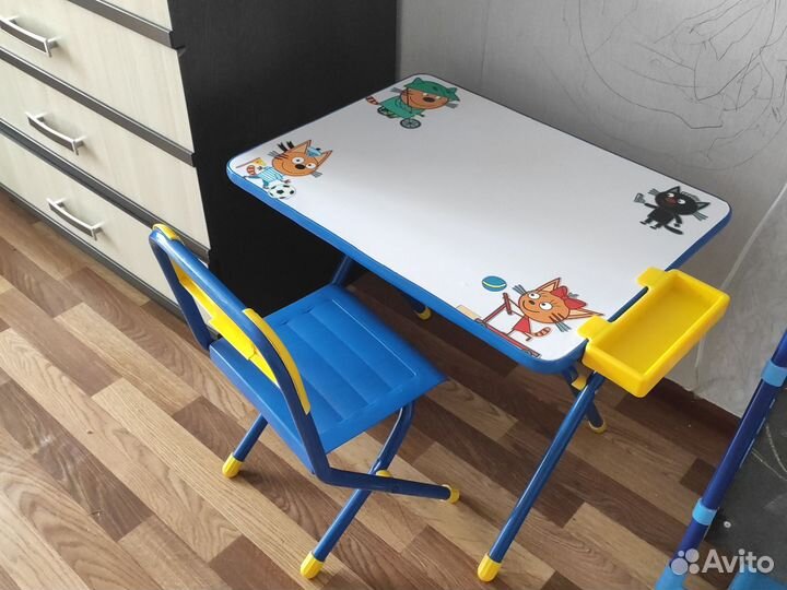 Детский столик и стульчик