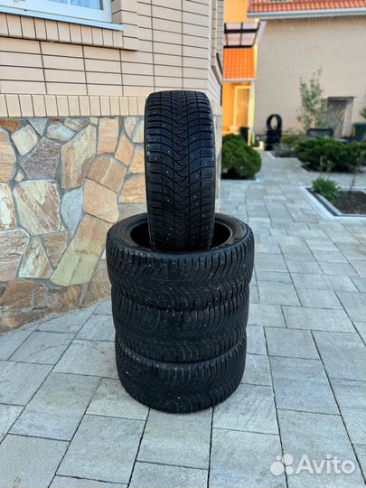 Michelin X-Ice North 3 255/45 R19 и 285/40 R19 107H